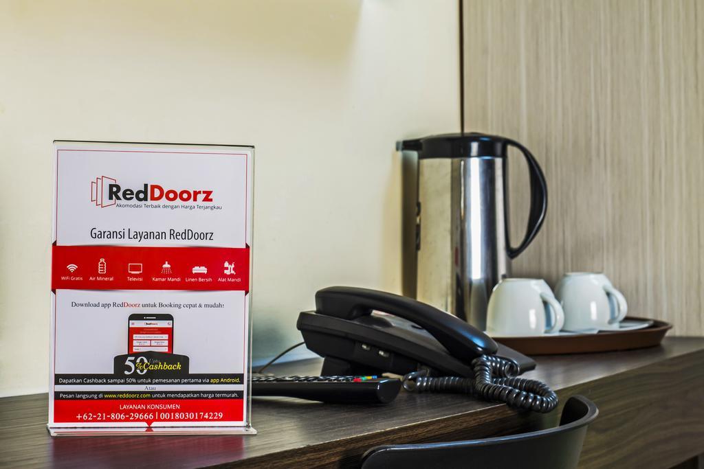 Reddoorz Plus @ Karet Setiabudi Giacarta Esterno foto
