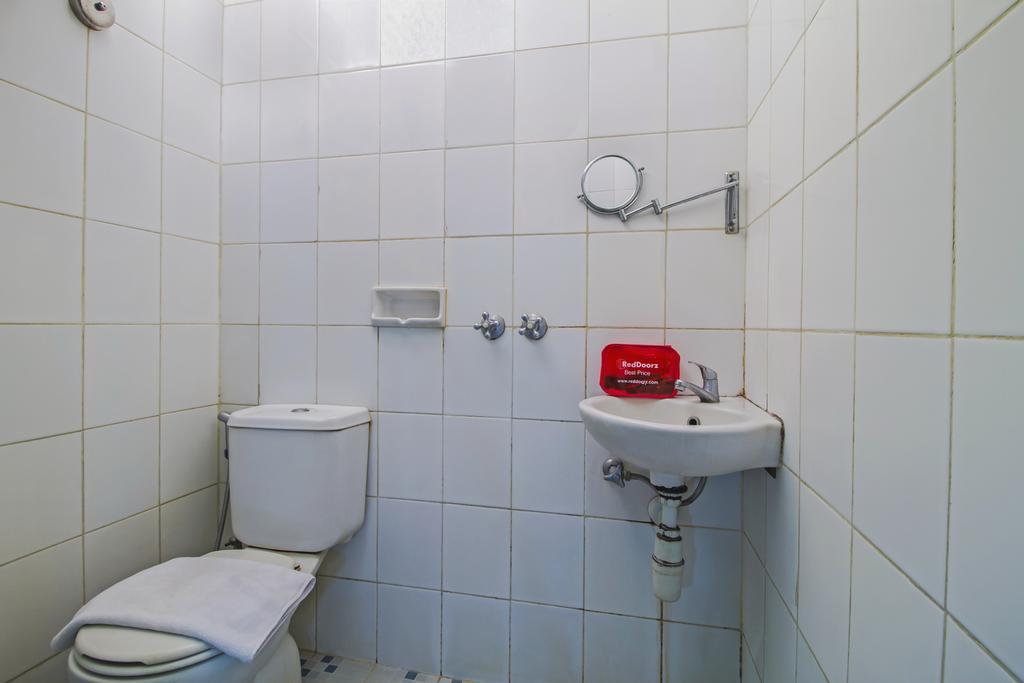 Reddoorz Plus @ Karet Setiabudi Giacarta Esterno foto