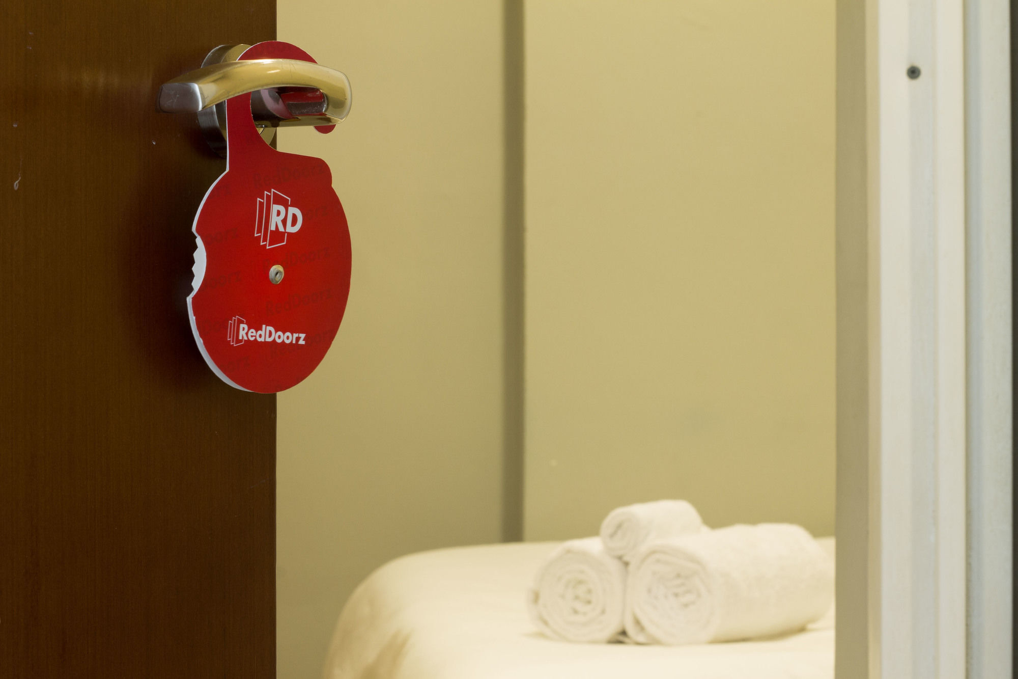 Reddoorz Plus @ Karet Setiabudi Giacarta Esterno foto
